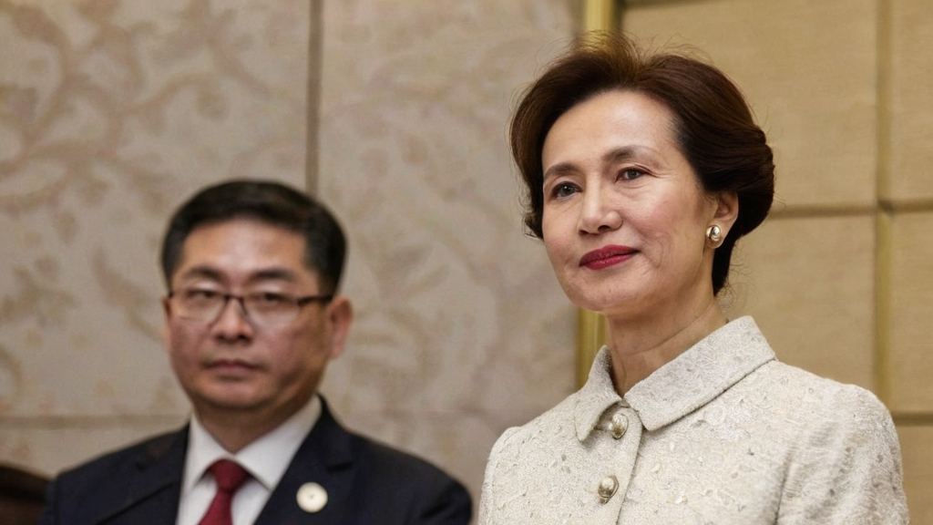 由我国某知名娱乐公司举办的文化交流活动引发热议 直播现场明星表现备受关注