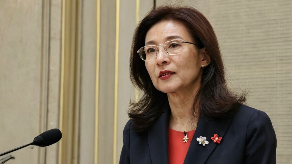 花王女再现都市时尚传奇引发讨论 直播中的明星互动成为新热点